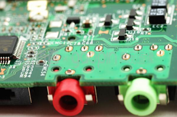 電子元件和裝置